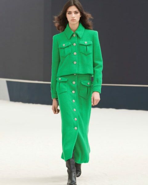 Chanel Fall 2022 couture green skirt suit