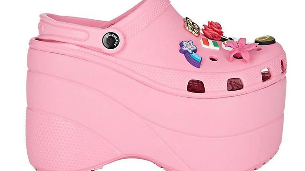 crocs diseñadas por Balenciaga color rosa